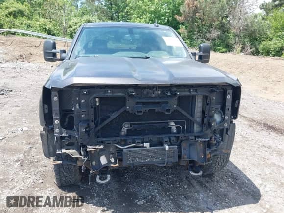 2015 Chevrolet Silverado 2500HD LT z VIN 1GC1KVE82FF572185, wystawiony jako IAAI lot #42207194 z przebiegiem 245 109 mil mil oraz . Historia ofert i sprzedaży dostępna na DreamBid. Obrazek 13.