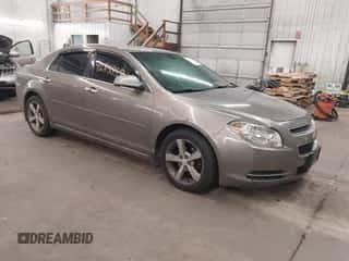 2012 Chevrolet Malibu 1LT z VIN 1G1ZC5E06CF218586, wystawiony jako IAAI lot #42838384 z przebiegiem 183 069 mil mil oraz . Historia ofert i sprzedaży dostępna na DreamBid. Obrazek 1.