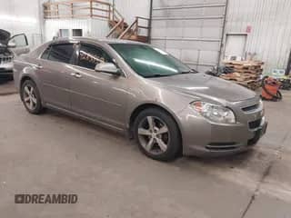 2012 Chevrolet Malibu 1LT z VIN 1G1ZC5E06CF218586, wystawiony jako IAAI lot #42838384 z przebiegiem 183 069 mil mil oraz . Historia ofert i sprzedaży dostępna na DreamBid. Obrazek 1.