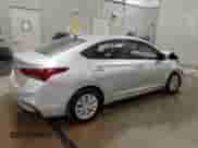 2019 Hyundai Accent SE z VIN 3KPC24A31KE052240, wystawiony jako Copart lot #68673325 z przebiegiem 55 794 mil mil oraz Szkoda całkowita • Salvage title. Historia ofert i sprzedaży dostępna na DreamBid. Obrazek 3.