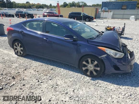 2013 Hyundai Elantra Limited z VIN 5NPDH4AE4DH196092, wystawiony jako Copart lot #81373315 z przebiegiem 230 842 mil mil oraz Szkoda całkowita • Salvage title. Historia ofert i sprzedaży dostępna na DreamBid. Obrazek 4.