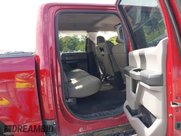 2016 Ford F-150 XLT z VIN 1FTEW1EG8GKF50593, wystawiony jako IAAI lot #43075198 z przebiegiem 88 693 mil mil oraz . Historia ofert i sprzedaży dostępna na DreamBid. Obrazek 8.