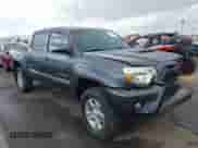 2015 Toyota Tacoma PreRunner z VIN 3TMJU4GN0FM185366, wystawiony jako IAAI lot #43316251 z przebiegiem 77 520 mil mil oraz . Historia ofert i sprzedaży dostępna na DreamBid. Obrazek 1.