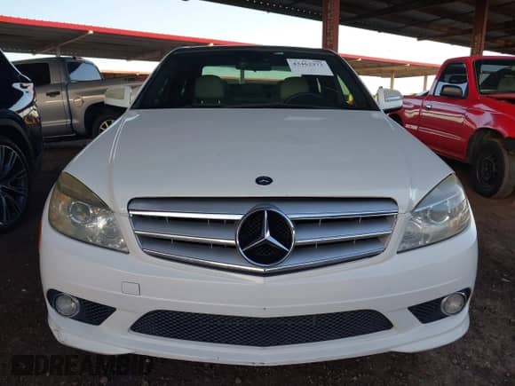 2009 Mercedes-Benz C 300 Sport z VIN WDDGF54X49F245367, wystawiony jako IAAI lot #43462372 z przebiegiem 117 239 mil mil oraz . Historia ofert i sprzedaży dostępna na DreamBid. Obrazek 13.
