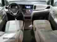 2016 Toyota Sienna L z VIN 5TDZK3DC1GS734354, wystawiony jako Copart lot #83765895 z przebiegiem 64 471 mil mil oraz Czysty tytuł • Clean title. Historia ofert i sprzedaży dostępna na DreamBid. Obrazek 8.