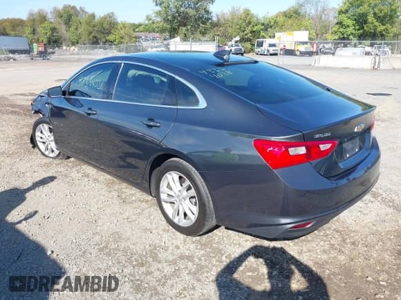 2018 Chevrolet Malibu LT z VIN 1G1ZD5ST8JF166998, wystawiony jako IAAI lot #43354038 z przebiegiem 100 794 mil mil oraz . Historia ofert i sprzedaży dostępna na DreamBid. Obrazek 3.