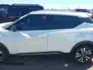 2020 Nissan Kicks SR z VIN 3N1CP5DV6LL564189, wystawiony jako IAAI lot #43373607 z przebiegiem 272 644 mil mil oraz . Historia ofert i sprzedaży dostępna na DreamBid. Obrazek 15.