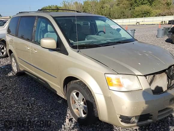 2010 Dodge Grand Caravan SXT with VIN 2D4RN5DX3AR290287, listed as a Copart auction lot 84443785 with 208,196 mi miles and Salvage title. Bid and sale history available at DreamBid. Image 15.