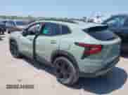 2024 Chevrolet Trax ACTIV z VIN KL77LKE28RC209975, wystawiony jako IAAI lot #40154197 z przebiegiem Nie podano mil oraz . Historia ofert i sprzedaży dostępna na DreamBid. Obrazek 3.