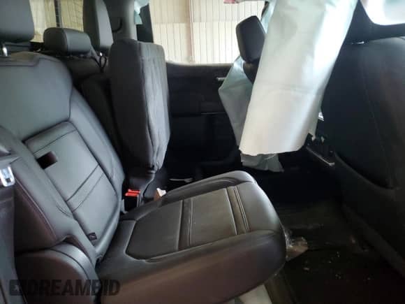 2021 GMC Sierra 1500 Denali z VIN 3GTU9FET0MG442081, wystawiony jako Copart lot #56964685 z przebiegiem 41 837 mil mil oraz Szkoda całkowita • Salvage title. Historia ofert i sprzedaży dostępna na DreamBid. Obrazek 10.
