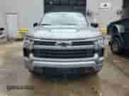2023 Chevrolet Silverado 1500 RST z VIN 1GCPADED7PZ328777, wystawiony jako Copart lot #70293874 z przebiegiem Nie podano mil oraz Nie do naprawy • Non repairable. Historia ofert i sprzedaży dostępna na DreamBid. Obrazek 5.