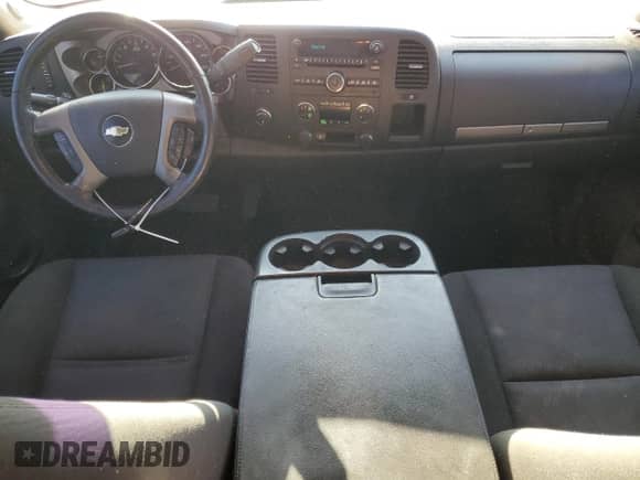 2011 Chevrolet Silverado 1500 LT с VIN 1GCRKSE37BZ437430, выставлен на аукционе Copart как лот 84373585 с пробегом 151 216 миль миль и Списание • Salvage title. История ставок и продаж доступна на DreamBid. Изображение 8.