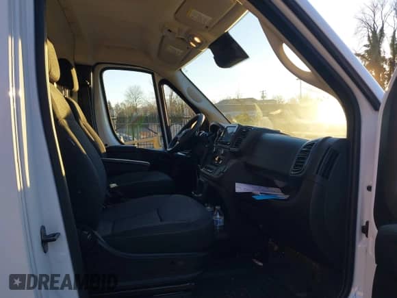 2023 Ram ProMaster Cargo с VIN 3C6LRVBGXPE583101, выставлен на аукционе IAAI как лот 41206939 с пробегом 9 469 миль миль и . История ставок и продаж доступна на DreamBid. Изображение 5.