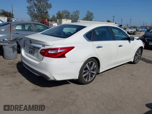 2016 Nissan Altima SL с VIN 1N4AL3AP1GC287968, выставлен на аукционе IAAI как лот 42540418 с пробегом 88 634 миль миль и . История ставок и продаж доступна на DreamBid. Изображение 4.