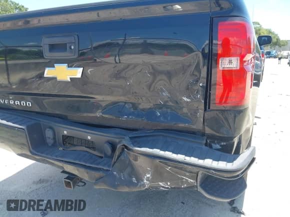2017 Chevrolet Silverado 1500 Custom с VIN 1GCRCPEC9HZ263024, выставлен на аукционе IAAI как лот 42472981 с пробегом 128 953 миль миль и . История ставок и продаж доступна на DreamBid. Изображение 18.