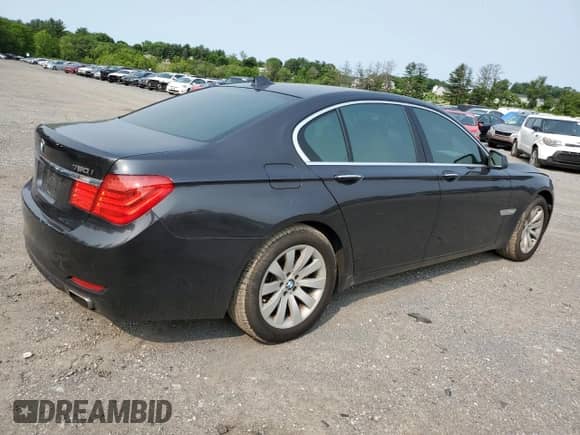 2010 BMW 7 Series 750i xDrive z VIN WBAKC6C51ACL67738, wystawiony jako Copart lot #57118295 z przebiegiem 124 911 mil mil oraz Szkoda całkowita • Salvage title. Historia ofert i sprzedaży dostępna na DreamBid. Obrazek 3.