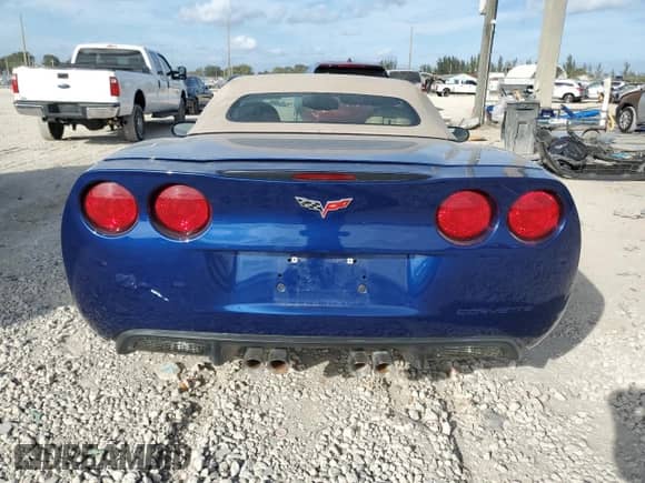2005 Chevrolet Corvette z VIN 1G1YY34U355129511, wystawiony jako Copart lot #83842964 z przebiegiem 11 798 mil mil oraz Szkoda całkowita • Salvage title. Historia ofert i sprzedaży dostępna na DreamBid. Obrazek 6.