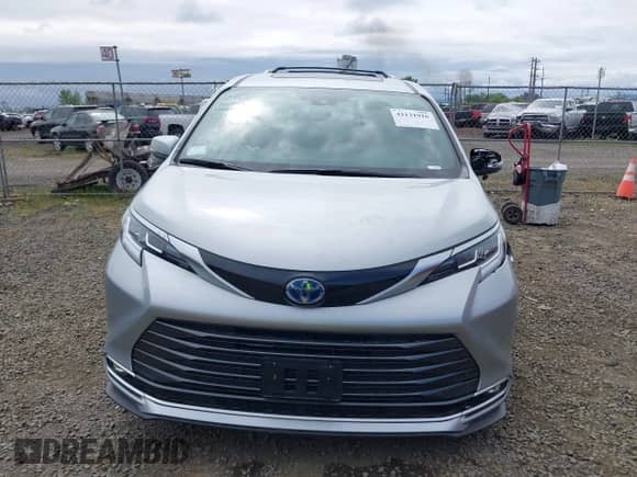 2025 Toyota Sienna Limited с VIN 5TDZRKEC9SS234407, выставлен на аукционе IAAI как лот 42131916 с пробегом 7 695 миль миль и . История ставок и продаж доступна на DreamBid. Изображение 12.