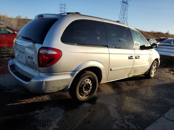2004 Dodge Caravan EX с VIN 2D4GP74L04R526571, выставлен на аукционе Copart как лот 85951654 с пробегом 319 750 миль миль и Списание • Salvage title. История ставок и продаж доступна на DreamBid. Изображение 3.