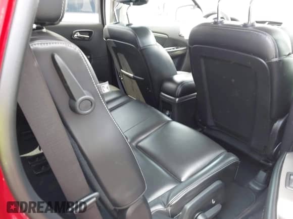 2016 Dodge Journey Crossroad Plus z VIN 3C4PDCGB3GT107617, wystawiony jako IAAI lot #39846696 z przebiegiem 108 632 mil mil oraz . Historia ofert i sprzedaży dostępna na DreamBid. Obrazek 8.