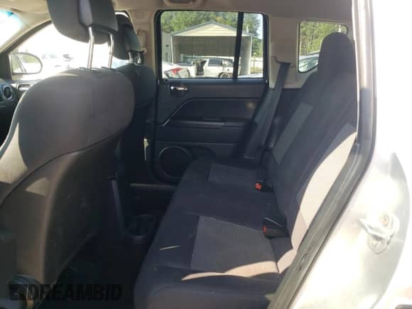 2011 Jeep Compass Latitude с VIN 1J4NF1FB2BD135425, выставлен на аукционе Copart как лот 63449735 с пробегом 85 497 миль миль и На запчасти • Non repairable. История ставок и продаж доступна на DreamBid. Изображение 10.