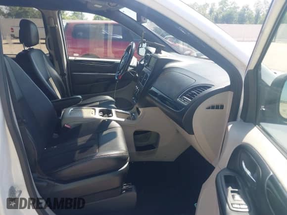 2020 Dodge Grand Caravan SXT z VIN 2C4RDGCG4LR194152, wystawiony jako IAAI lot #43196798 z przebiegiem 147 817 mil mil oraz . Historia ofert i sprzedaży dostępna na DreamBid. Obrazek 5.