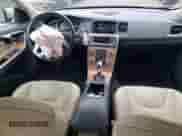 2018 Volvo S60 Inscription Platinum с VIN LYV402TM4JB165792, выставлен на аукционе Copart как лот 63076324 с пробегом 20 033 миль миль и Списание • Salvage title. История ставок и продаж доступна на DreamBid. Изображение 8.