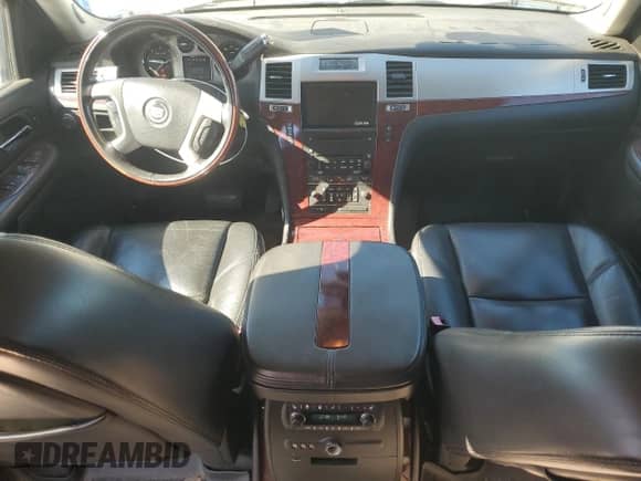 2007 Cadillac Escalade ESV with VIN 1GYFK66807R363693, listed as a Copart auction lot 86618715 with 147,227 mi miles and Clean title. Bid and sale history available at DreamBid. Image 8.