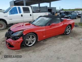 2008 Chevrolet Corvette с VIN 1G1YY36W185103010, выставлен на аукционе Copart как лот 57029015 с пробегом 70 589 миль миль и Списание • Salvage title. История ставок и продаж доступна на DreamBid. Изображение 1.