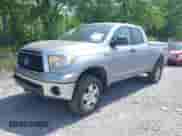 2011 Toyota Tundra с VIN 5TFUY5F16BX191327, выставлен на аукционе IAAI как лот 42380879 с пробегом 274 852 миль миль и . История ставок и продаж доступна на DreamBid. Изображение 2.