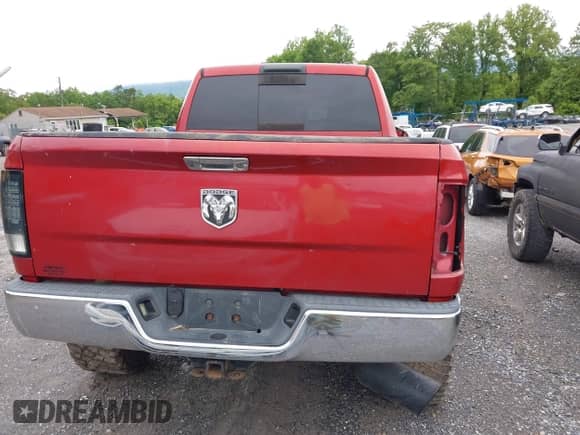 2010 Dodge 2500 ST with VIN 3D7UT2CL3AG117181, listed as a IAAI auction lot 42318032 with 151,252 mi miles and . Bid and sale history available at DreamBid. Image 17.
