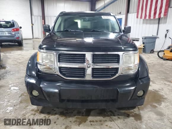2008 Dodge Nitro SXT with VIN 1D8GU28KX8W118037, listed as a Copart auction lot 81723885 with 180,538 mi miles and Salvage title. Bid and sale history available at DreamBid. Image 5.