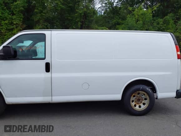 2013 Chevrolet Express Cargo with VIN 1GCSGAFX2D1162792, listed as a IAAI auction lot 42610323 with 199,876 mi miles and . Bid and sale history available at DreamBid. Image 15.