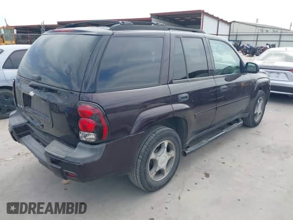 2008 Chevrolet TrailBlazer 2LT z VIN 1GNDS13S582106076, wystawiony jako IAAI lot #43331779 z przebiegiem 134 170 mil mil oraz . Historia ofert i sprzedaży dostępna na DreamBid. Obrazek 4.