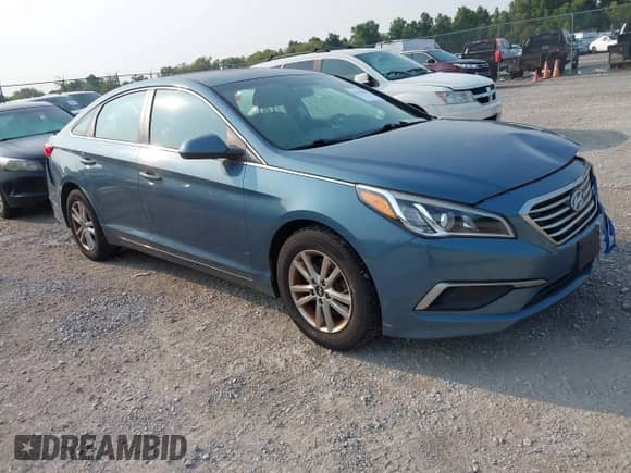 2017 Hyundai Sonata SE с VIN 5NPE24AF1HH472734, выставлен на аукционе IAAI как лот 43163101 с пробегом 126 948 миль миль и . История ставок и продаж доступна на DreamBid. Изображение 1.