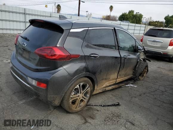 2018 Chevrolet Bolt EV Premier z VIN 1G1FX6S05J4131725, wystawiony jako Copart lot #41514173 z przebiegiem 133 273 mil mil oraz . Historia ofert i sprzedaży dostępna na DreamBid. Obrazek 3.