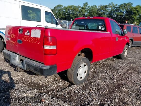 2005 Ford F-150 XL с VIN 1FTRF12W35NA37731, выставлен на аукционе IAAI как лот 43166881 с пробегом Не указан миль и . История ставок и продаж доступна на DreamBid. Изображение 4.