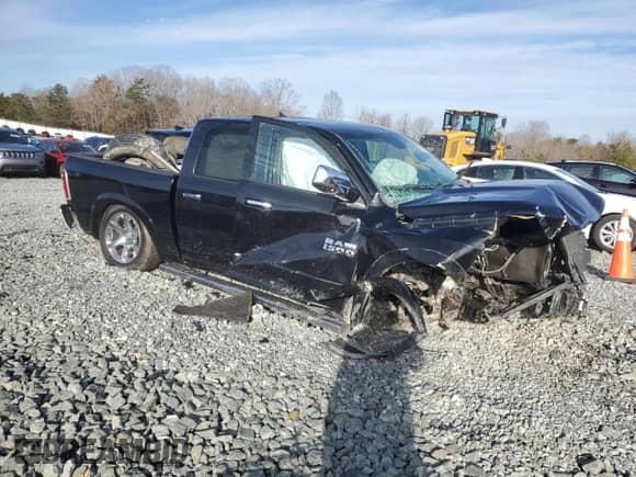 2016 Ram 1500 Laramie z VIN 1C6RR7NG3GS295774, wystawiony jako Copart lot #86792884 z przebiegiem Nie podano mil oraz Szkoda całkowita • Salvage title. Historia ofert i sprzedaży dostępna na DreamBid. Obrazek 4.