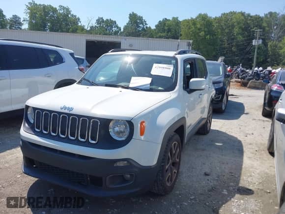 2018 Jeep Renegade Latitude with VIN ZACCJABB0JPH75926, listed as a IAAI auction lot 42998900 with 134,013 mi miles and . Bid and sale history available at DreamBid. Image 2.