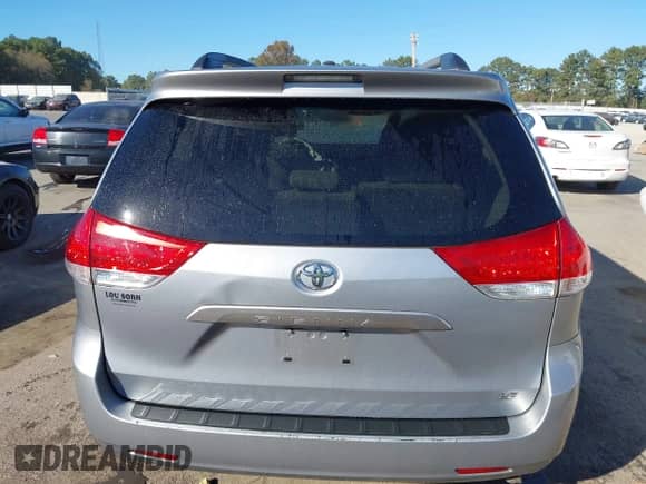 2011 Toyota Sienna LE AAS with VIN 5TDKK3DC7BS075464, listed as a IAAI auction lot 43458980 with 172,183 mi miles and . Bid and sale history available at DreamBid. Image 16.