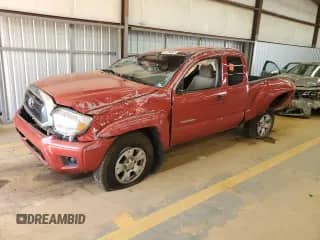 2013 Toyota Tacoma PreRunner z VIN 5TFTX4GN4DX020072, wystawiony jako Copart lot #61758025 z przebiegiem Nie podano mil oraz Szkoda całkowita • Salvage title. Historia ofert i sprzedaży dostępna na DreamBid. Obrazek 1.