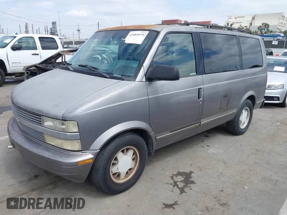 1995 Chevrolet Astro с VIN 1GNDM19W2SB240300, выставлен на аукционе IAAI как лот 41885699 с пробегом 180 150 миль миль и . История ставок и продаж доступна на DreamBid. Изображение 2.