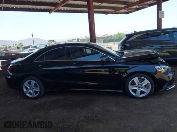 2018 Mercedes-Benz CLA 250 с VIN WDDSJ4EB5JN537027, выставлен на аукционе IAAI как лот 42731984 с пробегом 123 871 миль миль и . История ставок и продаж доступна на DreamBid. Изображение 13.