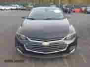 2018 Chevrolet Malibu LT z VIN 1G1ZD5ST3JF152636, wystawiony jako IAAI lot #43525579 z przebiegiem 135 976 mil mil oraz . Historia ofert i sprzedaży dostępna na DreamBid. Obrazek 12.