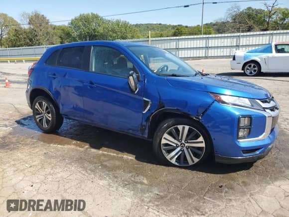 2023 Mitsubishi Outlander ES z VIN JA4ARUAU6PU002349, wystawiony jako Copart lot #81413945 z przebiegiem 33 620 mil mil oraz Szkoda całkowita • Salvage title. Historia ofert i sprzedaży dostępna na DreamBid. Obrazek 4.