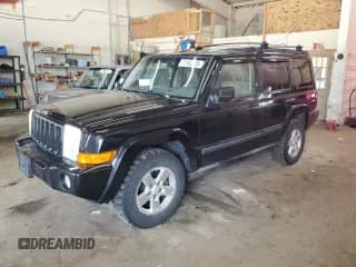 2006 Jeep Commander z VIN 1J8HG48K26C105120, wystawiony jako Copart lot #71102185 z przebiegiem 233 665 mil mil oraz Szkoda całkowita • Salvage title. Historia ofert i sprzedaży dostępna na DreamBid. Obrazek 1.