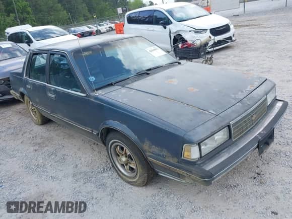 1987 Chevrolet Celebrity с VIN 1G1AW51W9H6195195, выставлен на аукционе IAAI как лот 42040092 с пробегом 117 321 миль миль и . История ставок и продаж доступна на DreamBid. Изображение 1.