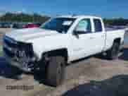 2017 Chevrolet Silverado 1500 LT z VIN 1GCVKREC0HZ129614, wystawiony jako IAAI lot #42833686 z przebiegiem 135 000 mil mil oraz . Historia ofert i sprzedaży dostępna na DreamBid. Obrazek 2.