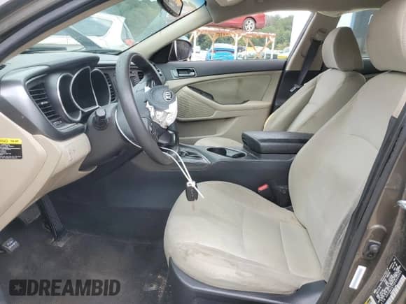 2014 Kia Optima LX с VIN 5XXGM4A73EG309361, выставлен на аукционе Copart как лот 85738565 с пробегом 180 466 миль миль и Списание • Salvage title. История ставок и продаж доступна на DreamBid. Изображение 7.