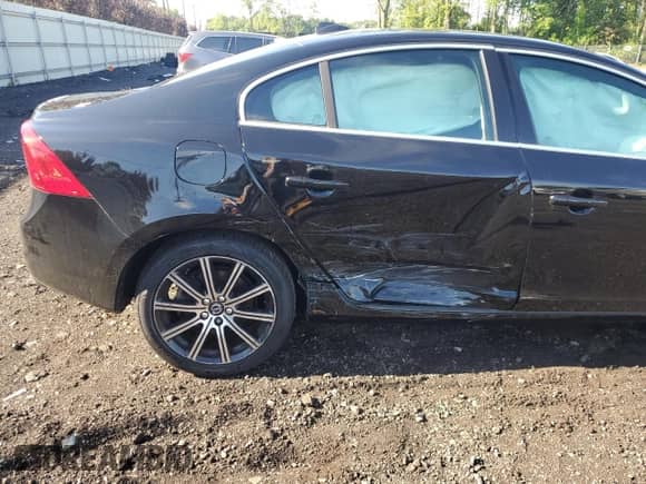 2017 Volvo S60 Inscription с VIN LYV402TK8HB141665, выставлен на аукционе Copart как лот 64806615 с пробегом Не указан миль и Списание • Salvage title. История ставок и продаж доступна на DreamBid. Изображение 10.